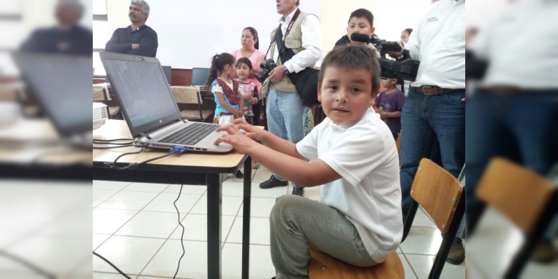 Trabaja SEE para mejorar las condiciones educativas en Michoacán 