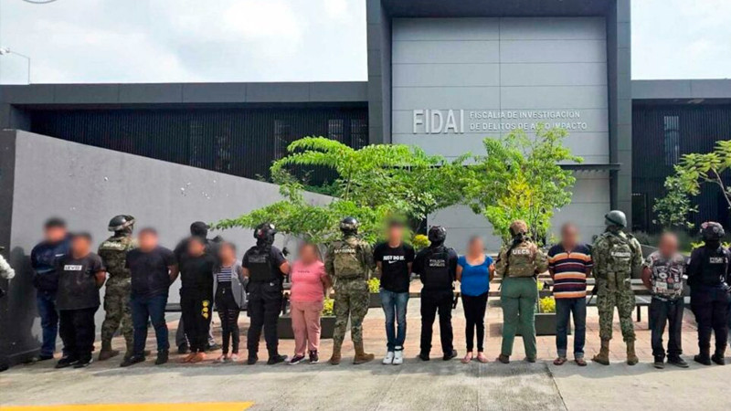 Desmantelan célula criminal en Morelos; hay 11 detenidos, una ex funcionaria entre ellos 