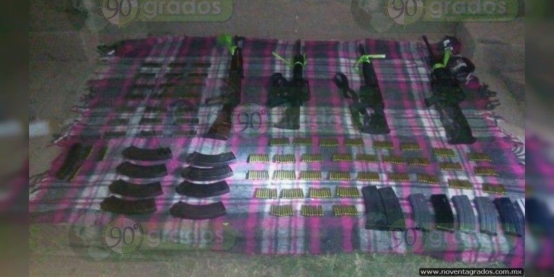 Balean a Policías en Aguililla; hay un muerto y 4 detenidos - Foto 1 