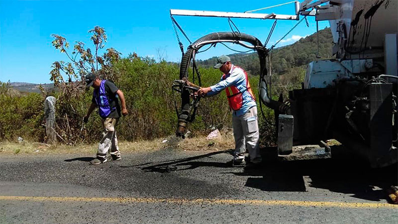 "Cuadrillas municipales tapan más de 500 baches al día en Morelia": Fernando Sosa 
