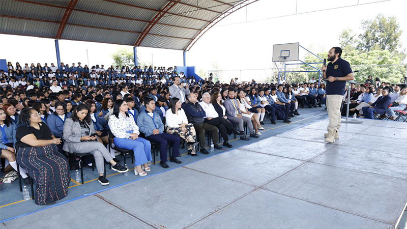 Fiscalía General participa en feria educativa sobre derechos y cuerpo en Tarímbaro 