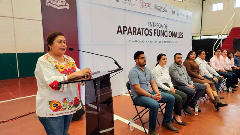 Belinda Iturbide cumple con la gente, gestiona apoyos funcionales y de movilidad para Zinapécuaro 
