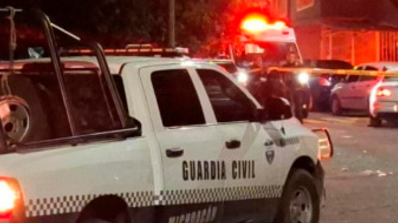 Comando ataca a tiros negocio en Uruapan, Michoacán 