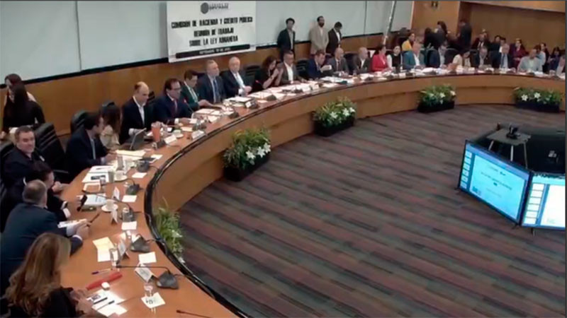 Reunión de trabajo sobre la ley aduanera en la H.Cámara de Diputados con legisladores de la comisión de hacienda y crédito público; Funcionarios de la SHCP, SAT y de la ANAM