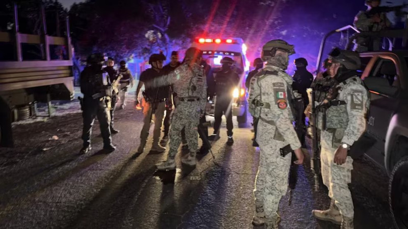 Abaten a sujeto y capturan a dos más tras emboscada que dejó un militar muerto y dos heridos en Apatzingán, Michoacán 