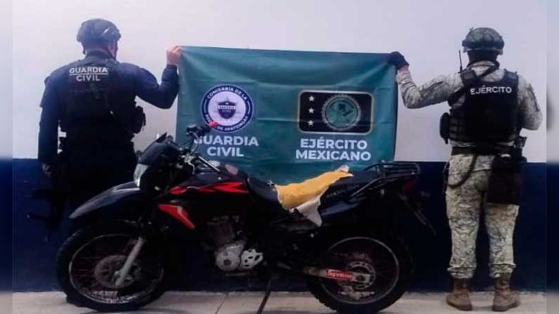 Aseguran en Buenavista, Michoacán arsenal y vehículos  