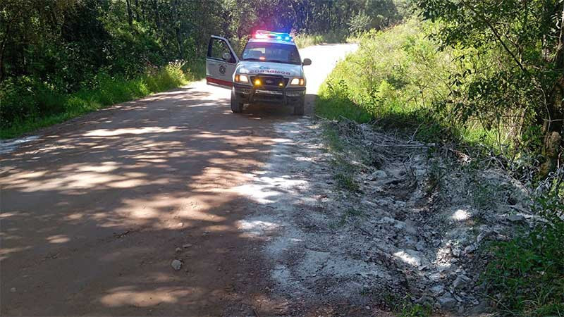 Tlalpujahua acusa a centro comercial de El Oro por tirar pescado podrido en barranca 