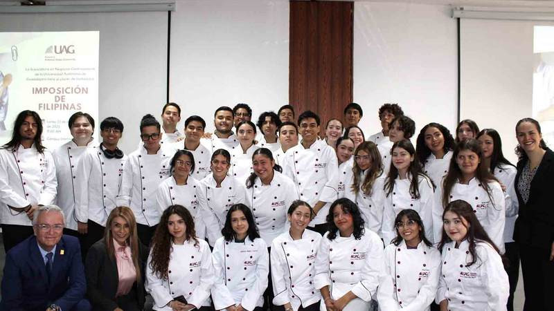 Imponen filipinas a nuevos estudiantes de Negocios Gastronómicos 