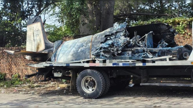 Comando ataca pista avionetas y quema una aeronave en Parácuaro; es el segundo ataque contra pistas de la Tierra Caliente de Michoacán