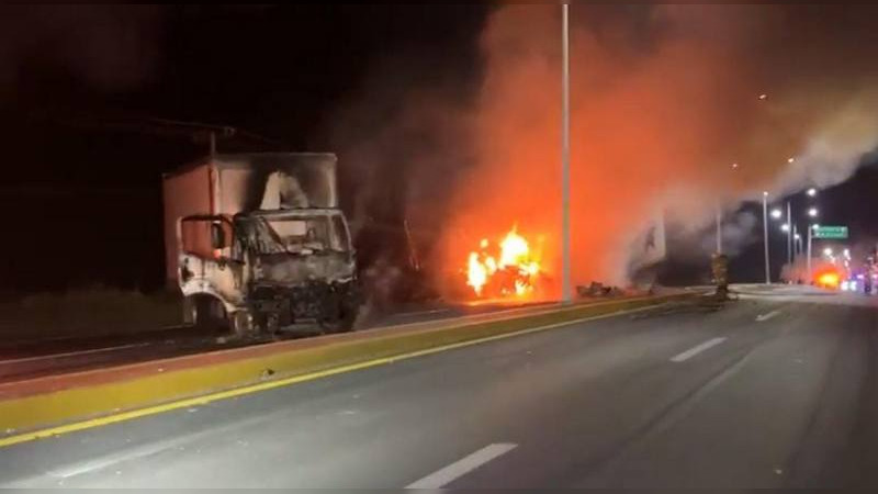 Zacatecas amanece con múltiples bloqueos y quema de vehículos  