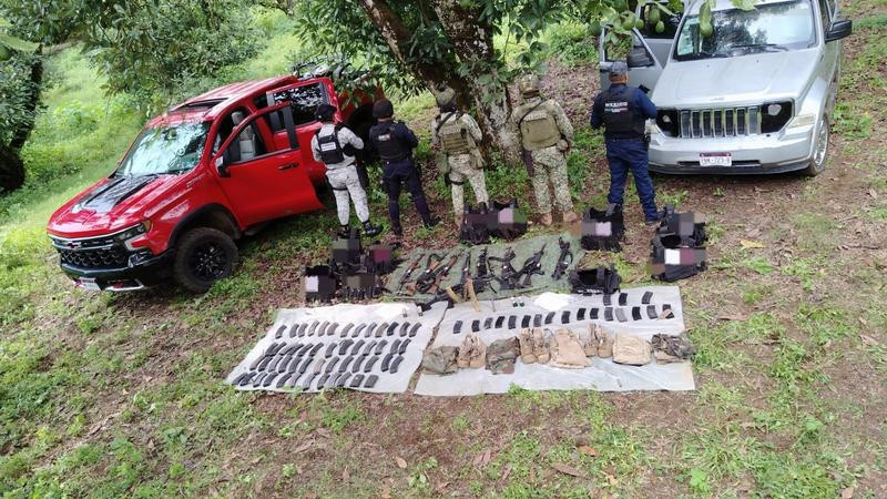 Blindaje Uruapan: Fuerzas estatales y federales decomisan arsenal 