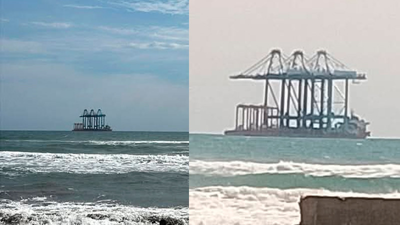 Buque con grúas pórtico se mantiene a la espera de entrar al puerto de Lázaro Cárdenas 