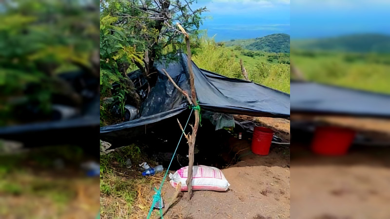 Revientan autoridades dos campamentos criminales en Parácuaro, Michoacán; aseguran municiones y destruyen estructuras 