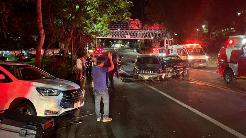 Carambola frente al Zoológico de Morelia deja dos personas heridas 