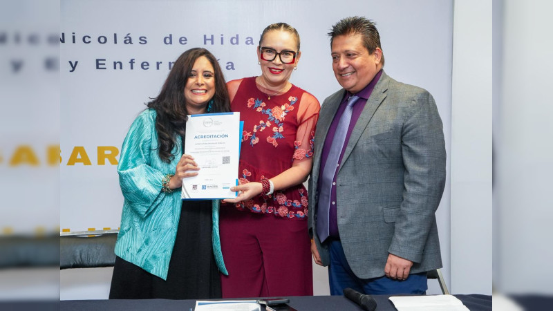 Licenciatura en Salud Pública de la UMSNH obtiene su primera acreditación; Yarabí Ávila recibe el dictamen por parte de los CIEES 