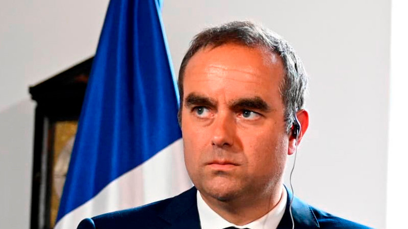 Renuncia primer ministro de Francia, Sébastien Lecornu, a menos de un mes de su nombramiento 