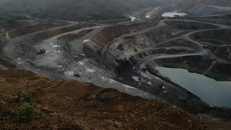 FGR investiga extracción ilegal de óxido férrico en mina de Arcelor Mittal en Michoacán 