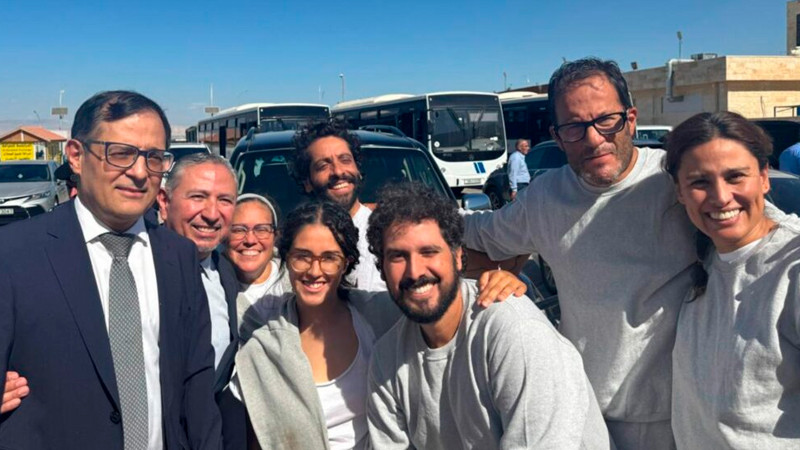 Israel libera a 6 mexicanos que viajaban en flotilla Sumud; serán repatriados desde Jordania 