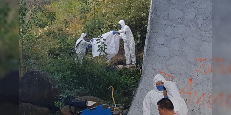 Localizan cadáver desmembrado y mensaje en Parácuaro, Michoacán - Foto 0 