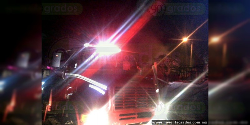 Se incendia casa en Zamora, Michoacán - Foto 1 