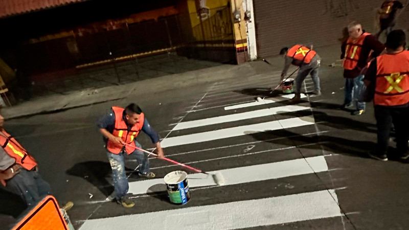 Impulsa Gladyz Butanda labores de bacheo y balizamiento en Morelia 