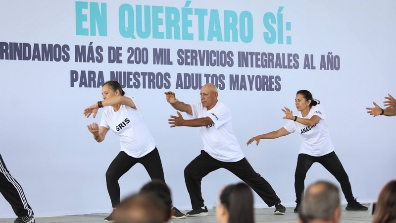 Festejan adultos mayores segundo aniversario del Centro Regional de PAM en San Juan del Río, Querétaro 