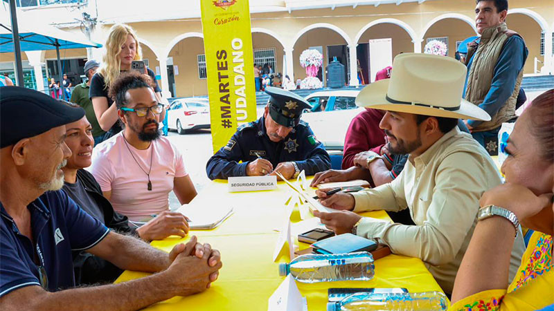 Humberto Jiménez Solís fortalece la atención a la población con el “Martes Ciudadano de Corazón Contigo” en Los Reyes, Michoacán 