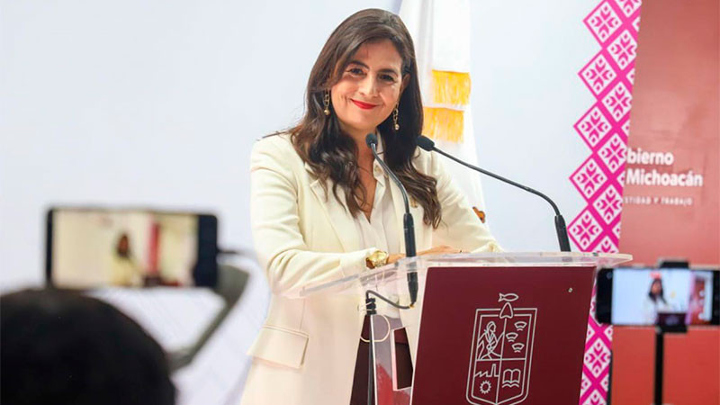 Invita Gabriela Molina a docentes a participar en cursos de formación continua 