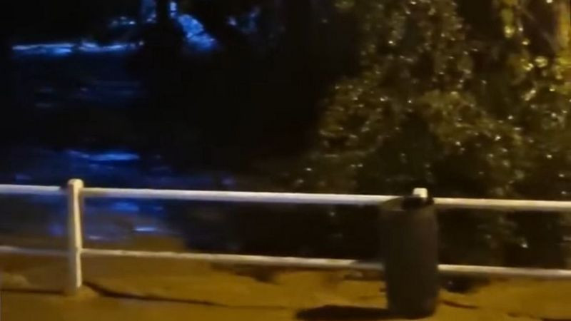 Se desborda el río Jalpan en Querétaro; piden a ciudadanía evacuar viviendas 