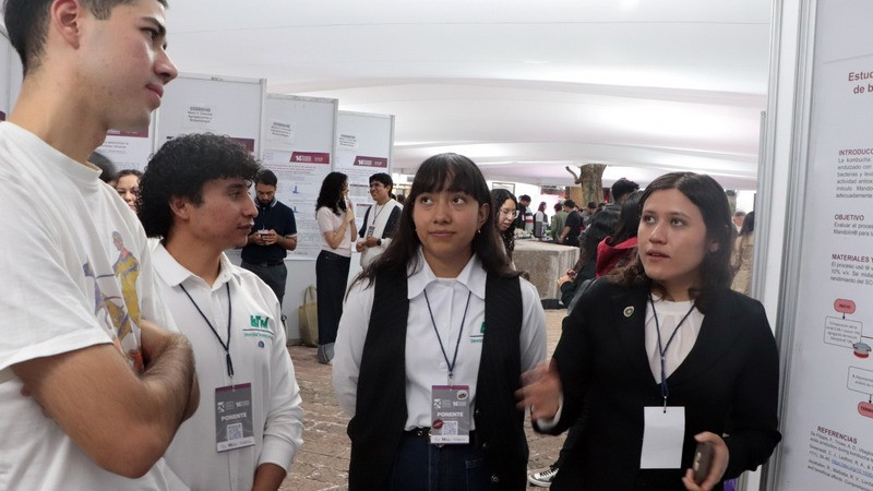 Estudiantes de la UTM presentes en el congreso estatal de ciencia 2025 