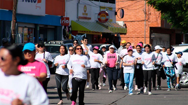 Realiza con éxito, Adriana Hernández, onceava Carrera Rosa  