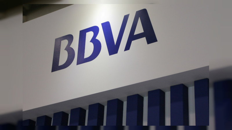 Caos por colapso de App de BBVA México: Millones se quedan sin dinero en pleno inicio de semana  