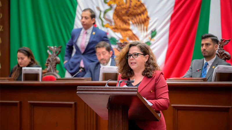 Melba Albavera impulsa iniciativa para reconocer los derechos menstruales en Michoacán 