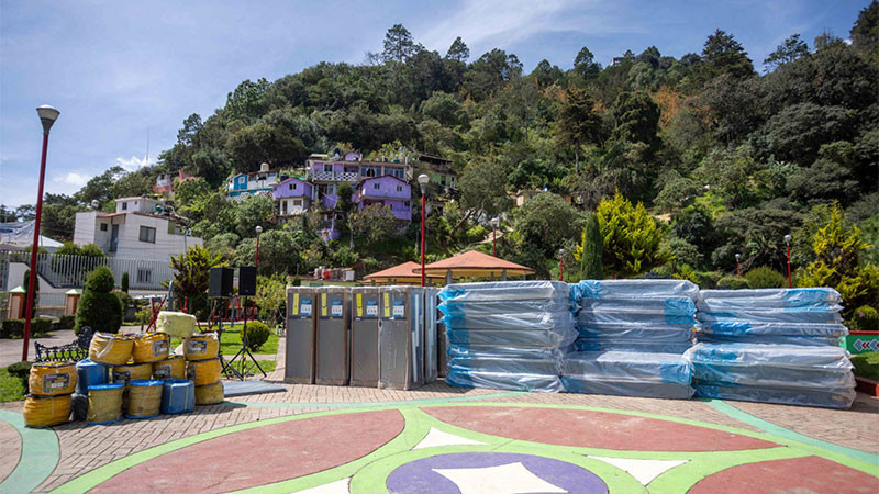 Arranca Gobernador de Querétaro entrega de enseres domésticos a familias afectadas por lluvias en San Joaquín 