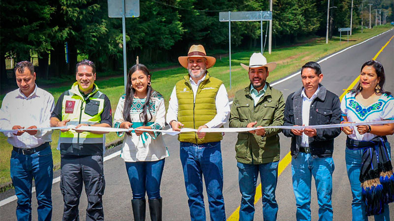 Humberto Jiménez agradece apoyo del Gobierno Estatal en inauguración de tramos carreteros con el gobernador Alfredo Ramírez Bedolla 
