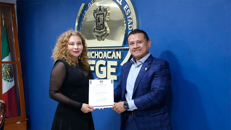 Entrega Torres Piña nombramiento a la Fiscal Especializada en Robo al Transporte y Robo de Vehículos 