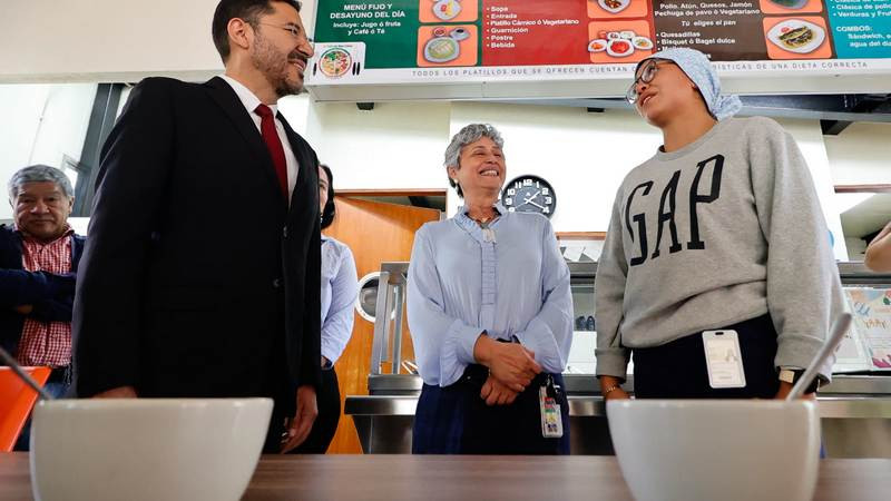 Invita Martí Batres a implementar cambios en la alimentación para proteger la salud 