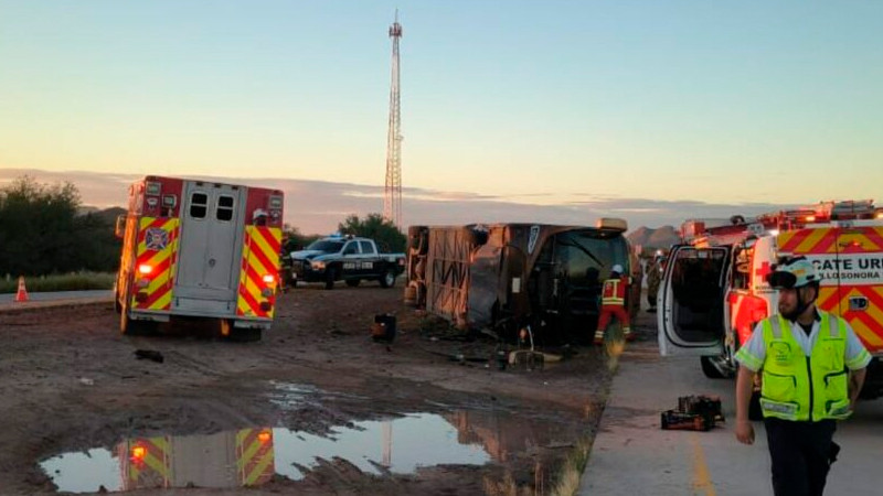 Volcadura de autobús en la Hermosillo-Guaymas deja al menos 5 muertos y 16 heridos 