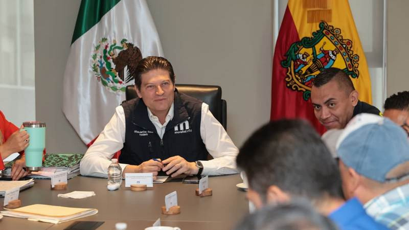 Alfonso Martínez y líderes taxistas estrechan comunicación para mejorar movilidad en Morelia 