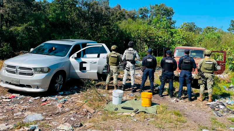 Aseguran 35 kilos de estupefacientes sintéticos, armamento pesado y dos vehículos, en Uruapan, Michoacán 
