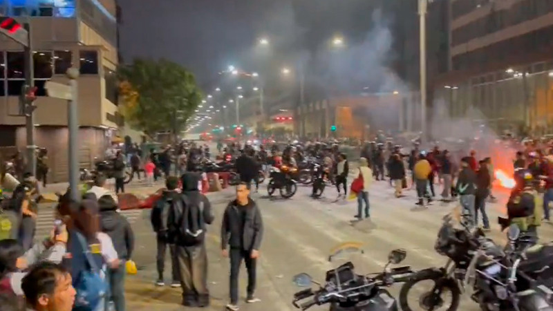 Fiscalía de Perú informa detención de dos oficiales por homicidio de manifestante en Lima 