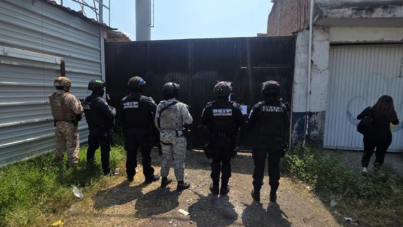 Localizan bodega con combustible ilícito en Celaya, Guanajuato 