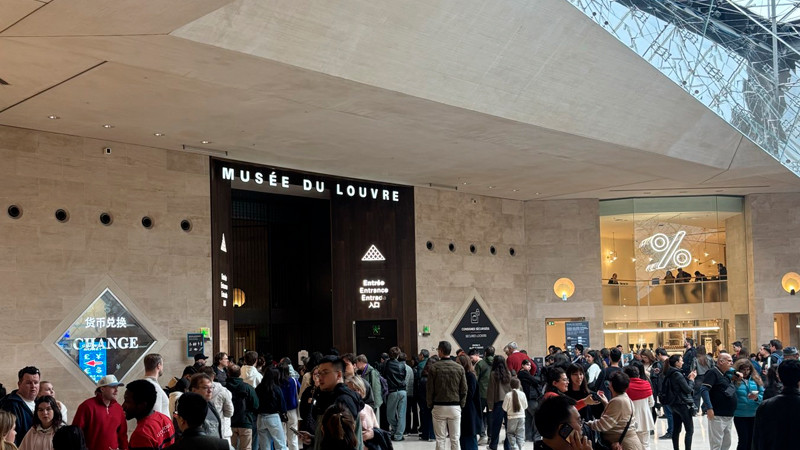 En solo 7 minutos se roban piezas invaluables del museo de Louvre en París; es el más grande robo en un siglo 