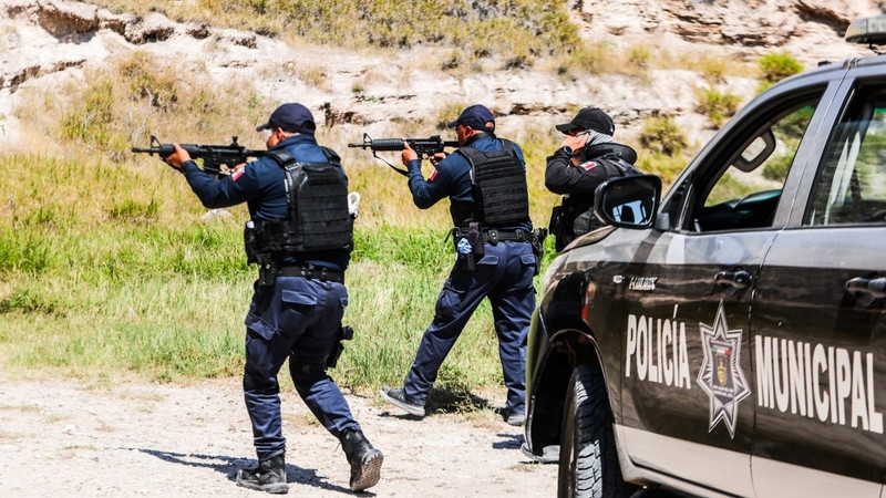 Capacita POES a Policías Municipales de Querétaro en técnicas y tácticas especializadas 