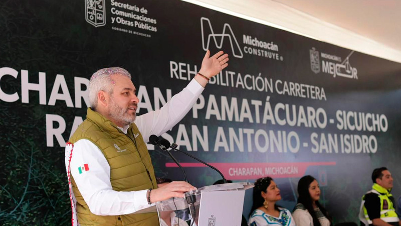 Más de 14 mil beneficiados en Charapan y Los Reyes con rehabilitación carretera: Bedolla 