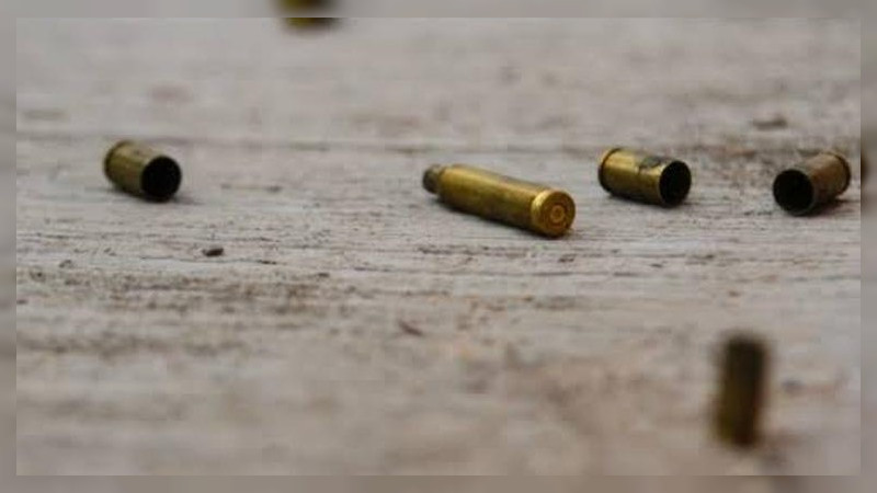 Chocan grupos armados a las puertas de Tepalcatepec, Michoacán: Paramilitares toman las calles de Los Olivos; ráfagas y miedo someten a la población 