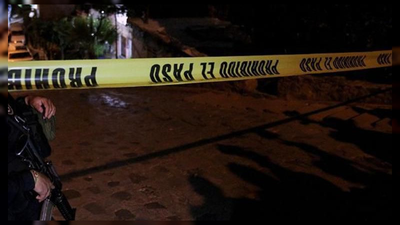 De 10 balazos quitan la vida a dueño de negocio de ropa y calzado en Uruapan, Michoacán; se presume fue por cobro de piso 