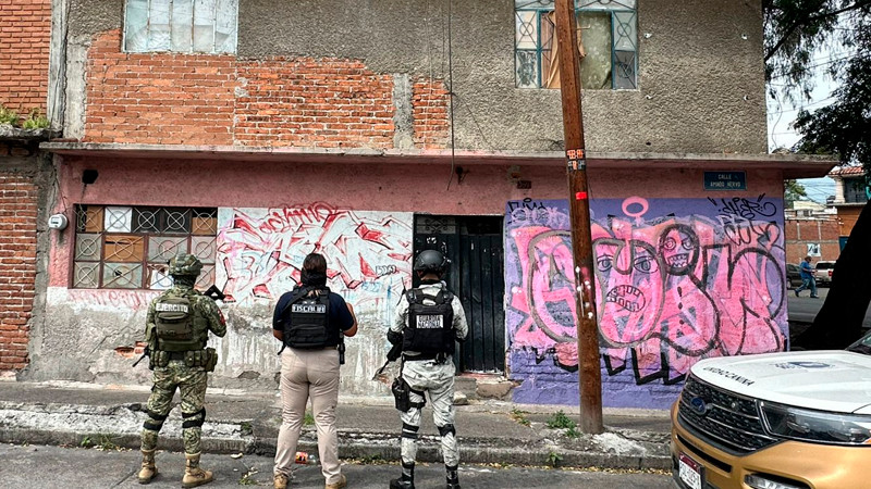 Tras cateo en Morelia, Michoacán aseguran 975 dosis de estupefacientes y detienen a cuatro personas 
