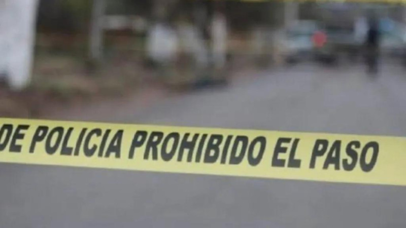 Tenían huellas de tortura las dos personas halladas junto a moto a la orilla de la carretera a Cheranguerán, Uruapan, Michoacán: Una murió, la otra está grave  