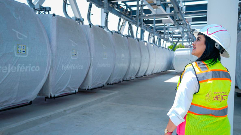 Inicia por aire el traslado de cabinas del teleférico de Uruapan: Gladyz Butanda